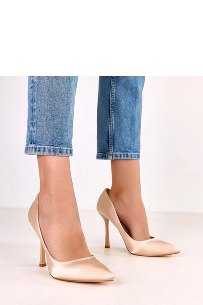 Close-up of Solea satin slip-on high heels, highlighting the exquisite craftsmanship and high-quality materials.