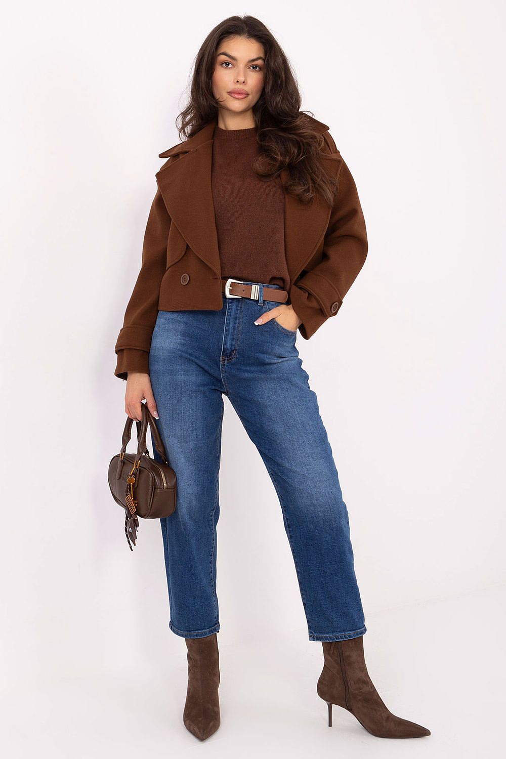 Luxurious women's mom fit jeans by Factory Price, featuring a high waist design and included belt, available in sizes XS to XL for comfortable everyday wear.