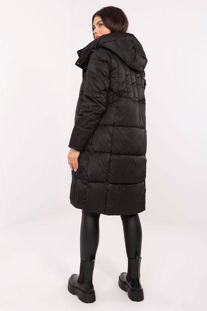 Elegant women's MBM down jacket in versatile sizes S to XXL, blending style and functionality for everyday wear.