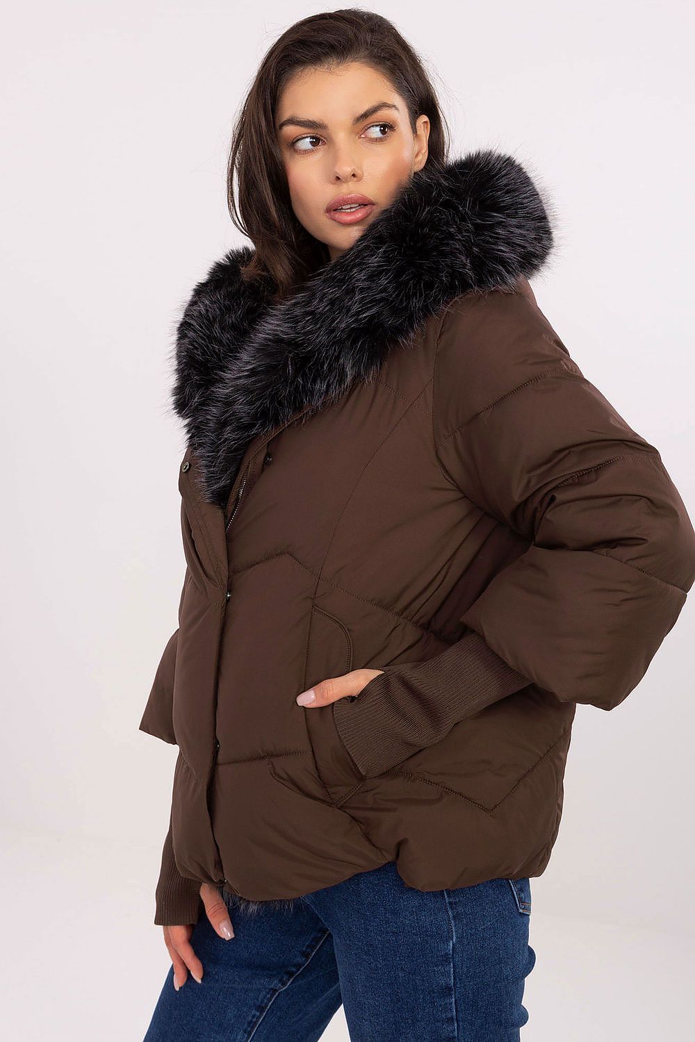 MBM Women's Quilted Jacket with stylish detachable cuffs, offering both comfort and sophistication for cooler seasons.