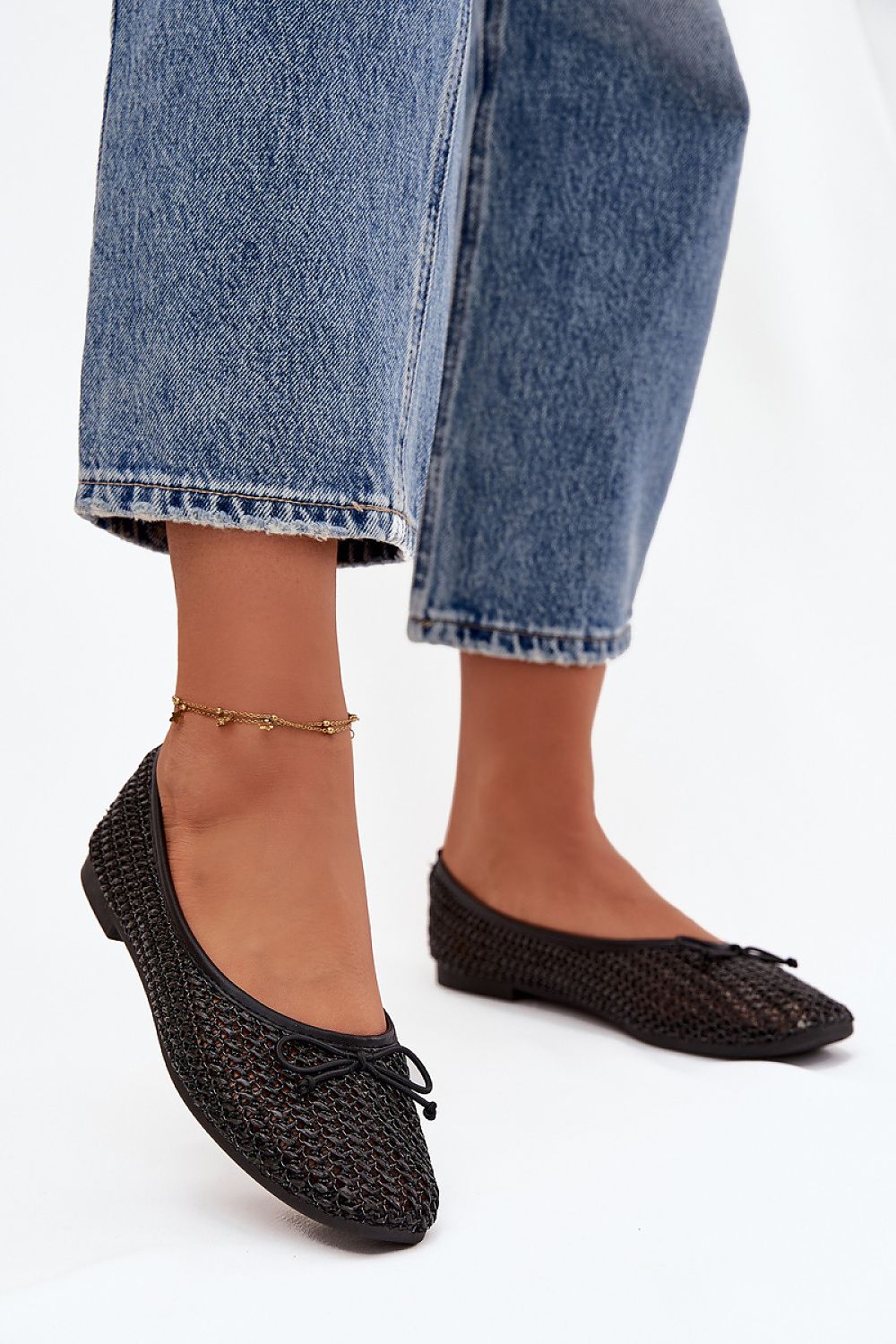 Lightweight and comfortable women's ballet flats with a delicate bow detail, designed by Step in Style, suitable for casual outings.
