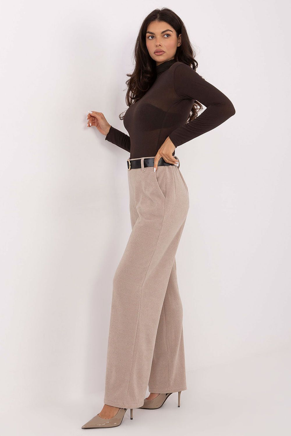 Casual yet elegant outfit idea featuring Italy Moda's women's wide leg corduroy trousers, complemented by a loose sweater for ultimate comfort.
