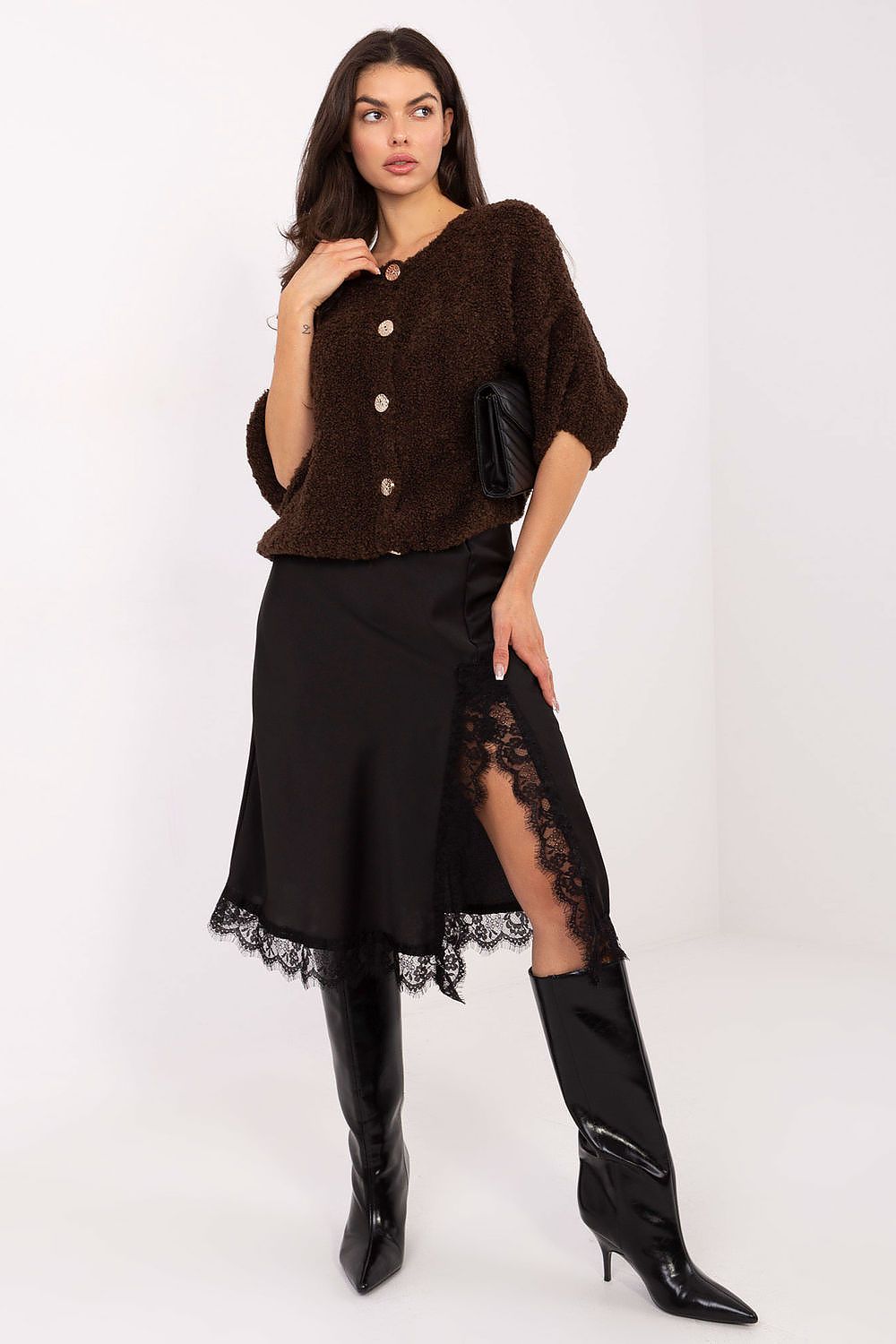 Stylish loose-cut cardigan by Italy Moda, crafted from a luxurious blend of materials providing warmth and comfort for everyday wear.