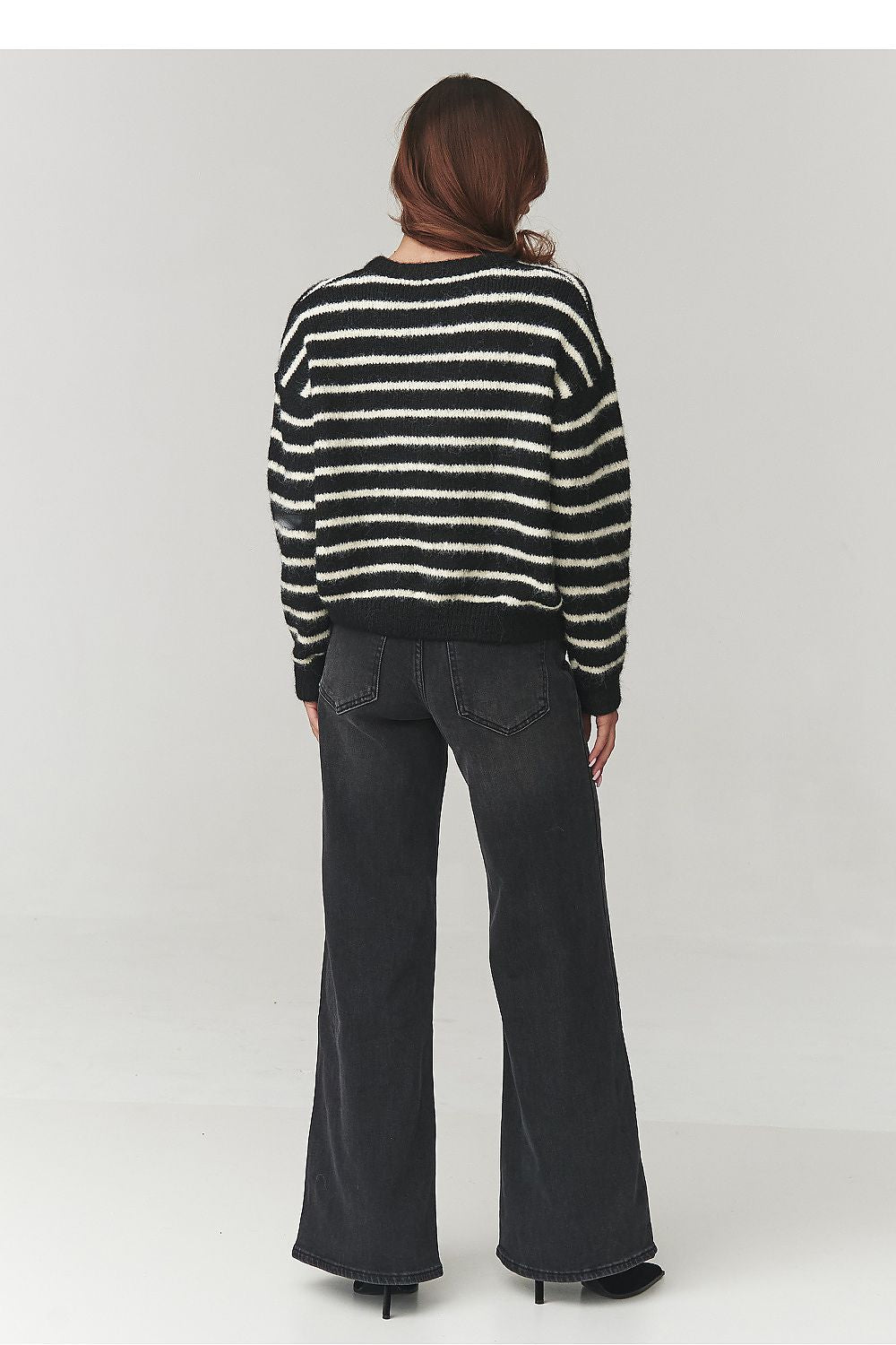 Classic two-tone striped cardigan by Makadamia, showcasing a comfortable looser fit and stylish ribbing at cuffs and hem.