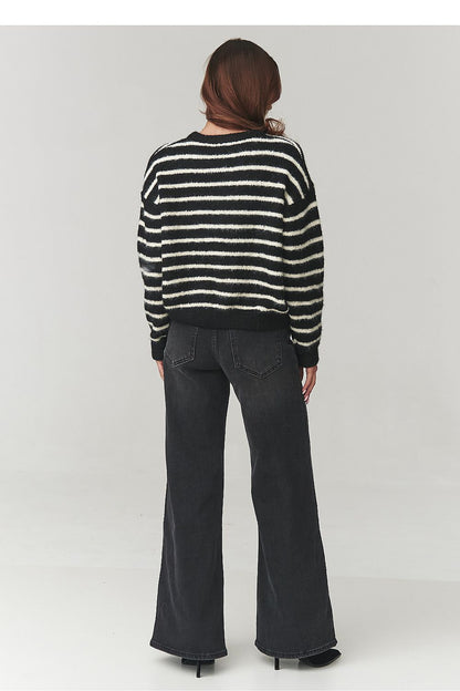 Classic two-tone striped cardigan by Makadamia, showcasing a comfortable looser fit and stylish ribbing at cuffs and hem.
