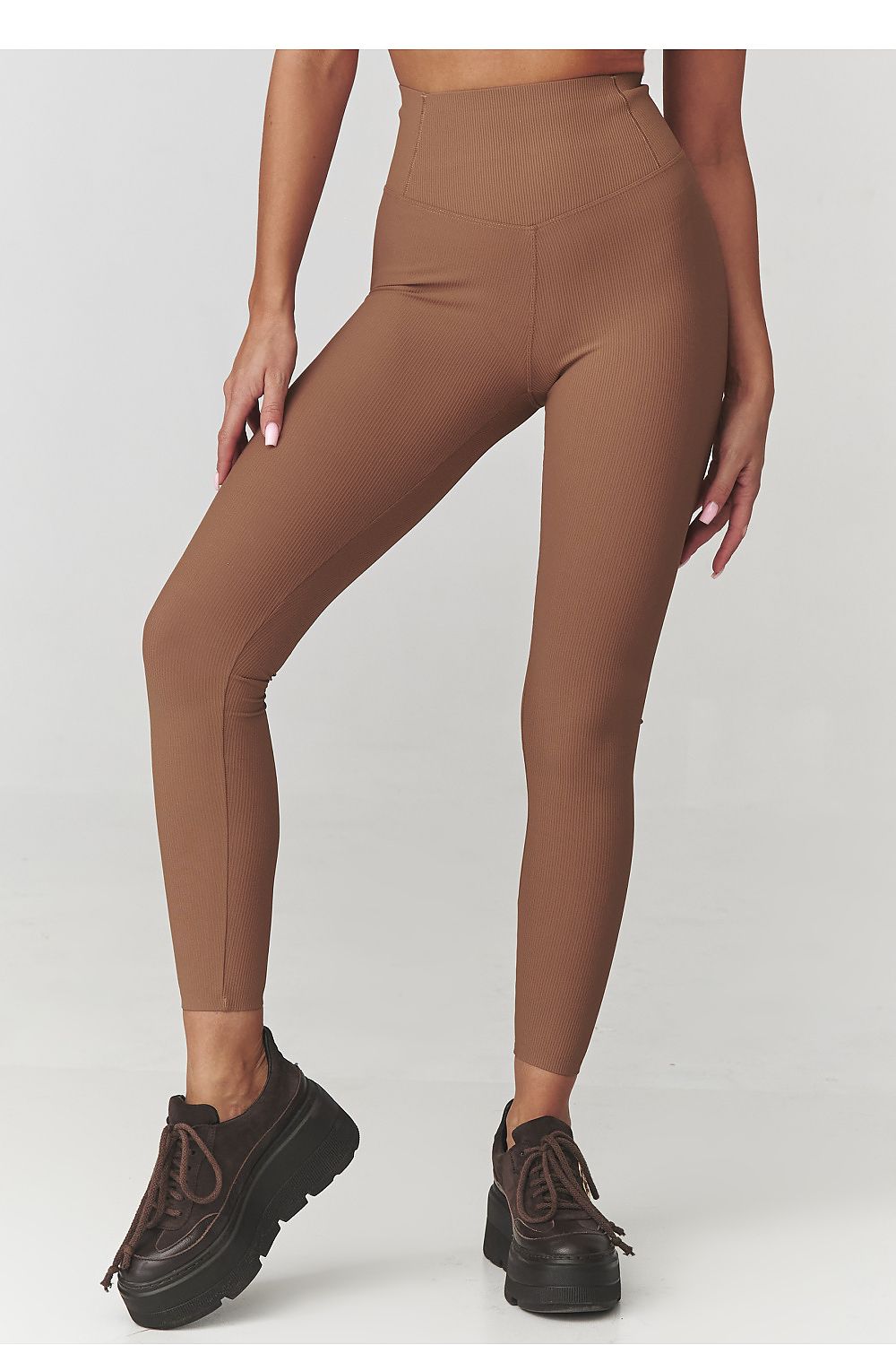 Luxury women's long ribbed leggings by Makadamia in high waist style, perfect for comfort and style. Size EU 36-42.