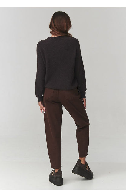 Stylish Makadamia women's jumper featuring trendy wide sleeves, a relaxed fit, and exquisite Italian craftsmanship, ideal for both casual and elegant occasions.