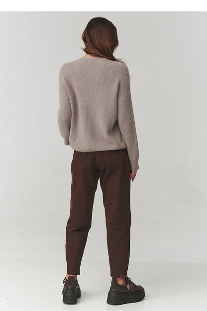 Stylish women's sweater by Makadamia, featuring dropped shoulders and wide sleeves, perfect for a modern, elegant look.