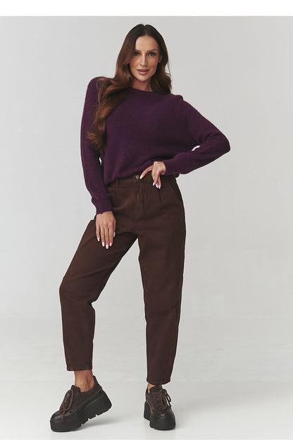 Elegant women's loose-fit jumper by Makadamia, crafted from soft yarn, showcasing a chic round neckline and a modern silhouette for luxury comfort.