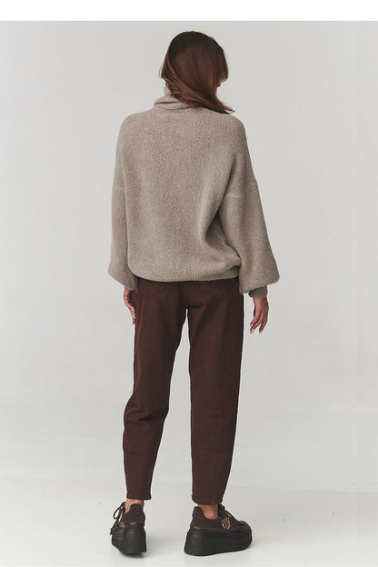 Makadamia oversized turtleneck sweater for women, elegant warm knitwear in soft fibres, ideal for fall-winter season.