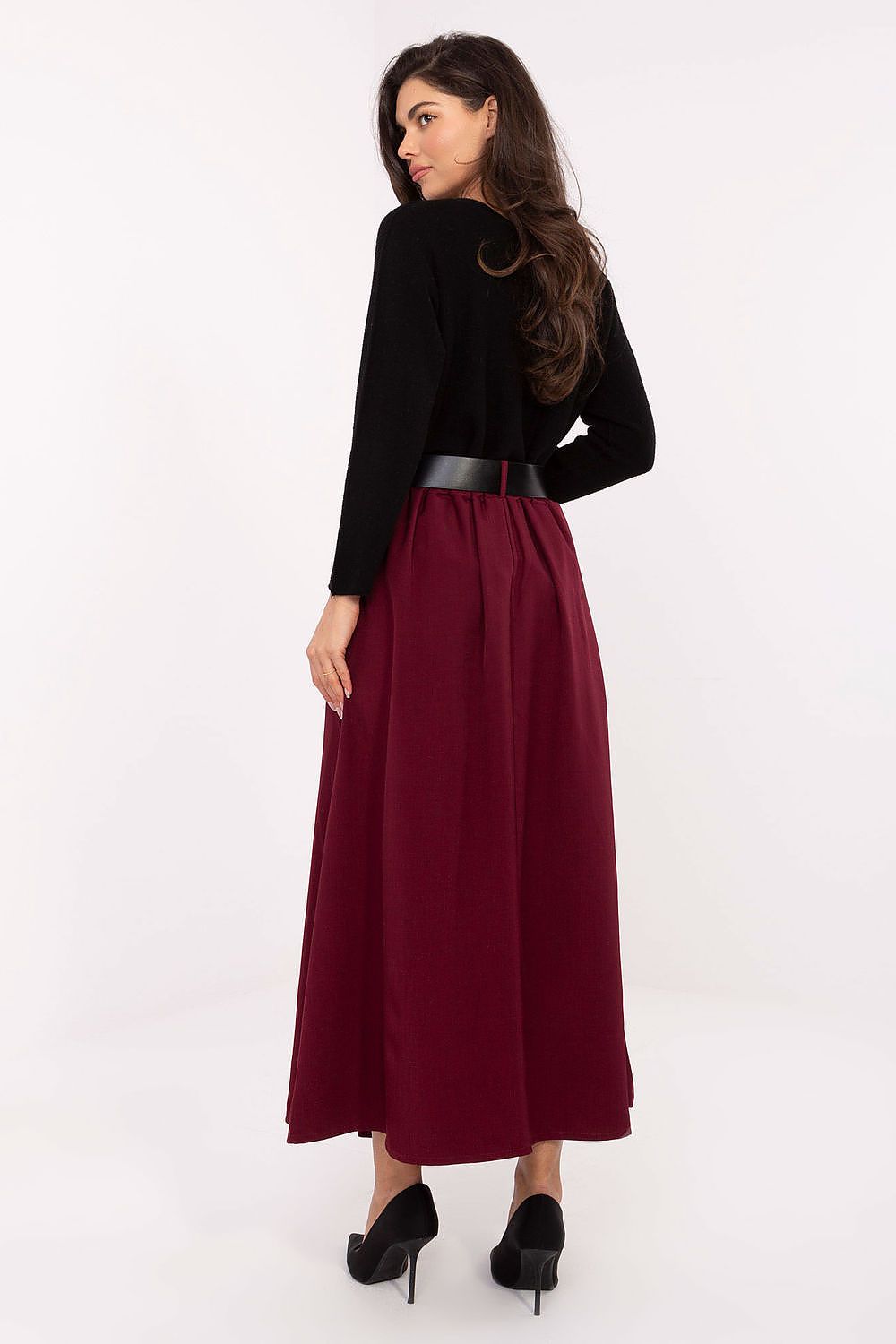 Sophisticated lifestyle shot of the Elegant Long Flared Maxi Skirt by Italy Moda, perfect for both elegant outings and everyday wear.