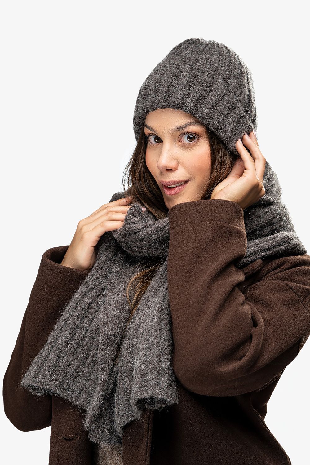 Close-up of the soft fabric of the Awama luxury warm hat, showcasing the premium kid mohair and wool blend, perfect for warmth and breathability.