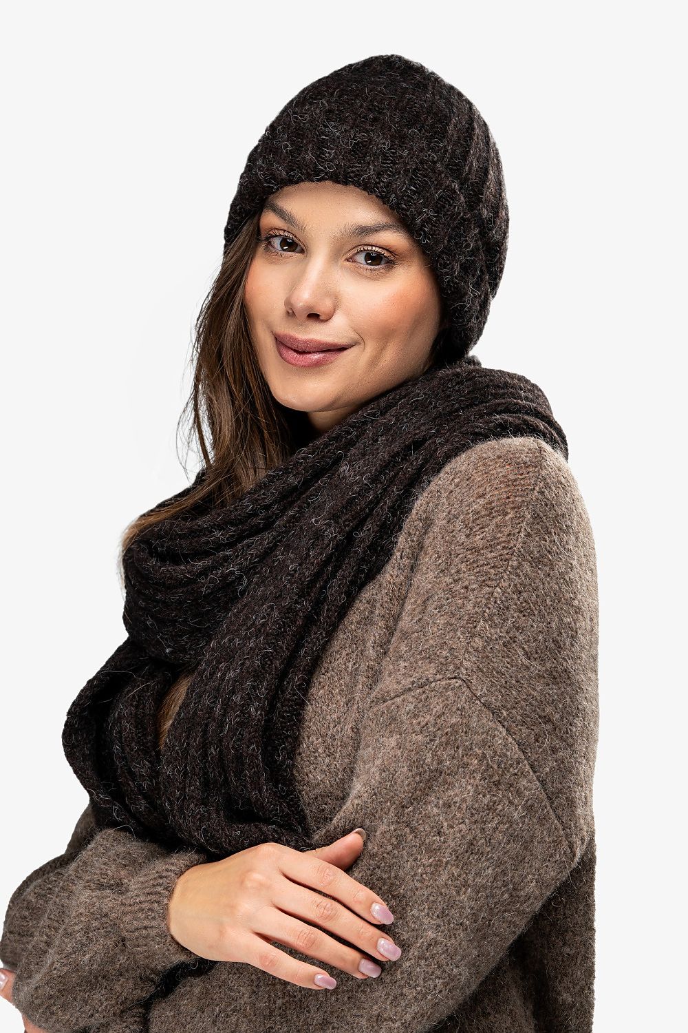 High-quality winter hat in a stylish design from awama, crafted in Poland for ultimate warmth and softness.