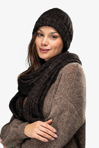 High-quality winter hat in a stylish design from awama, crafted in Poland for ultimate warmth and softness.