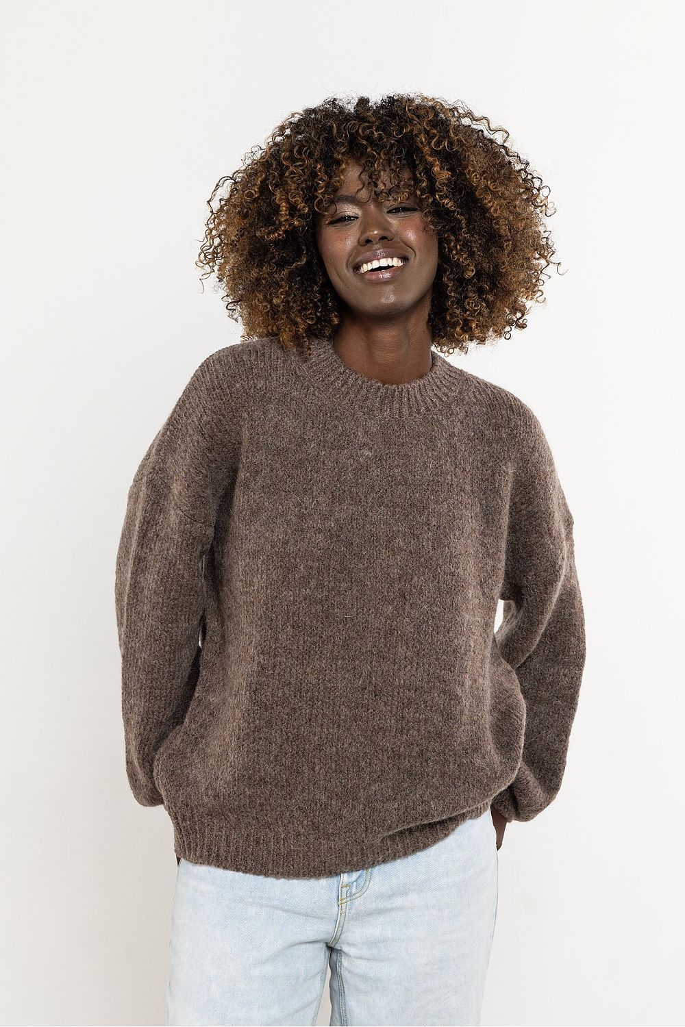 Elegant Awama women's sweater with long sleeves, crafted from premium wool and kid mohair, perfect for natural warmth.