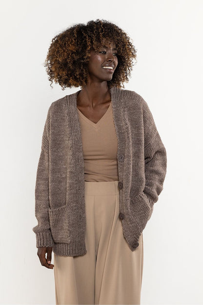 Elegant V-Neck Wool Blend Cardigan for Women in a soft knit, showcasing the luxurious craftsmanship by awama, suitable for autumn and winter.