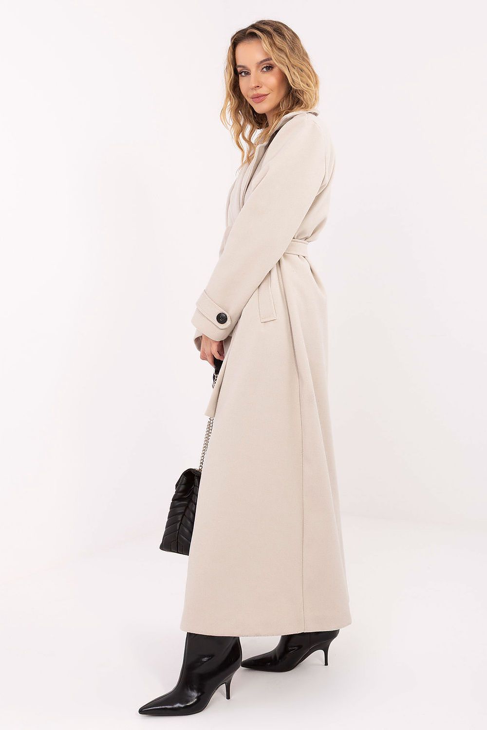 The sophisticated silhouette of a women's long coat by Factory Price, featuring a timeless design suitable for transitional seasons.
