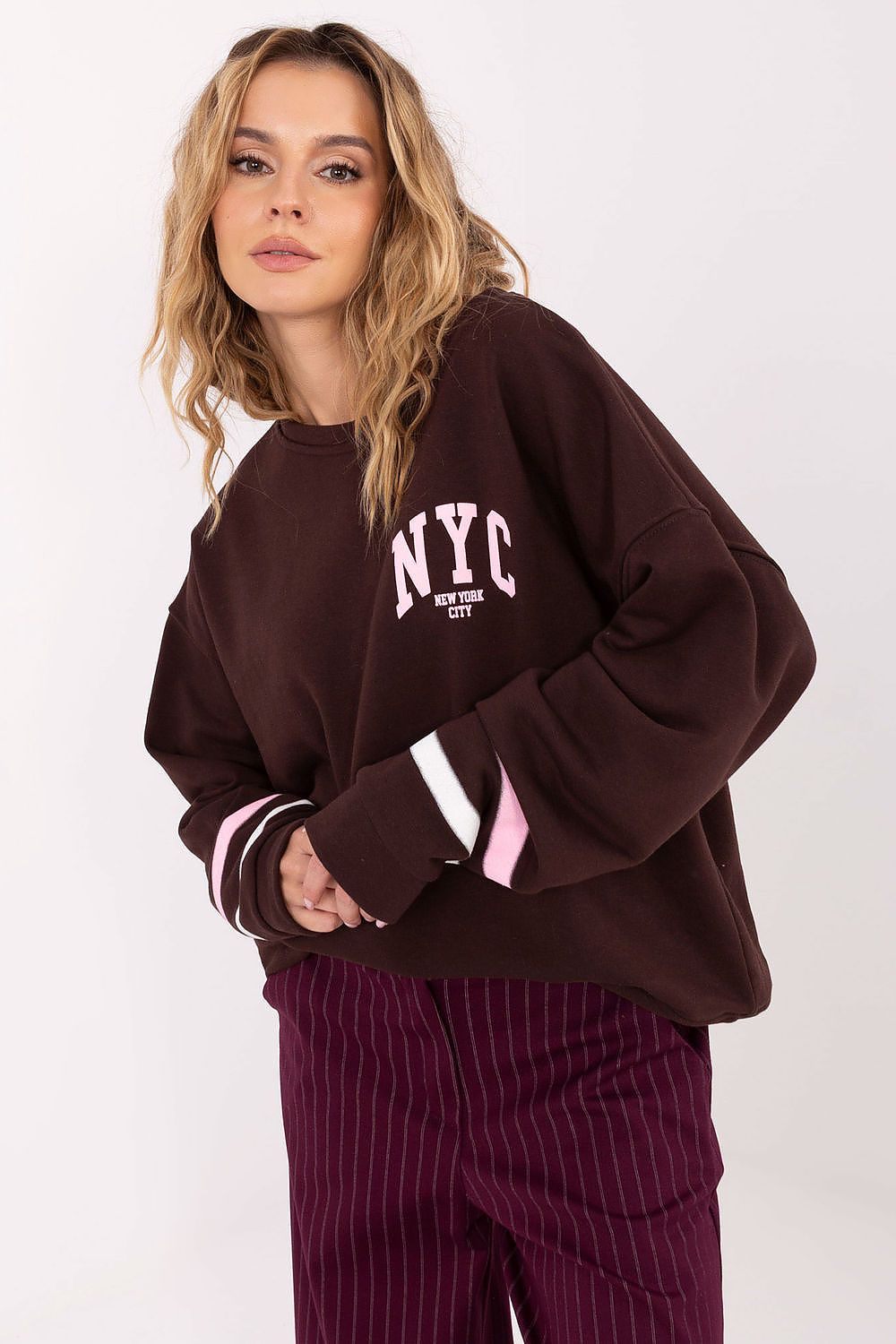 Elegant women's loose-fitting casual sweatshirt with contrasting stripes, featuring stylish prints, by Factory Price.