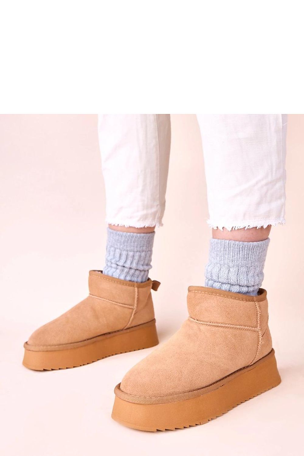 Luxury brown suede snow boots for women by Solea, Armona model, featuring a durable sole and soft fur lining for comfort and warmth in winter.