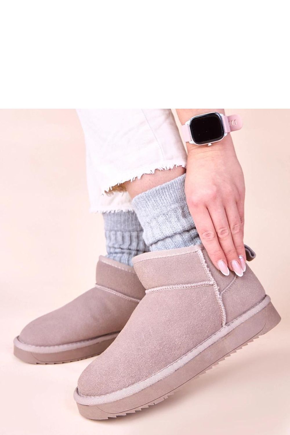 Close-up of Solea women's snow boots Besia, highlighting the premium quality suede material and sophisticated design ideal for winter wear.