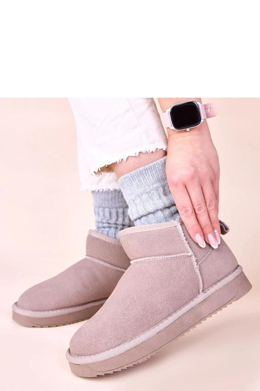 Close-up of Solea women's snow boots Besia, highlighting the premium quality suede material and sophisticated design ideal for winter wear.