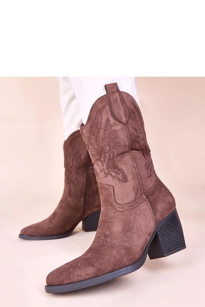 Full view of fashionable brown stiletto cowboy boots, highlighting the 20 cm upper height and 8 cm heel, ideal for stylish casual and elegant occasions.