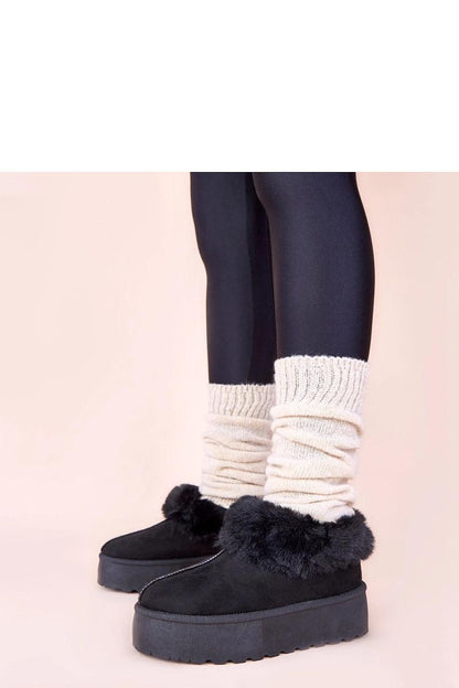 Winter essentials: Deesi dark beige fur-lined snow boots, providing warmth and sophistication in every step, designed by Solea.