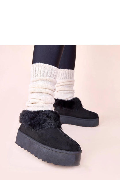 Stylish and functional Deesi snow boots in dark beige, featuring a chic fur lining, ideal for winter walks, crafted by Solea.