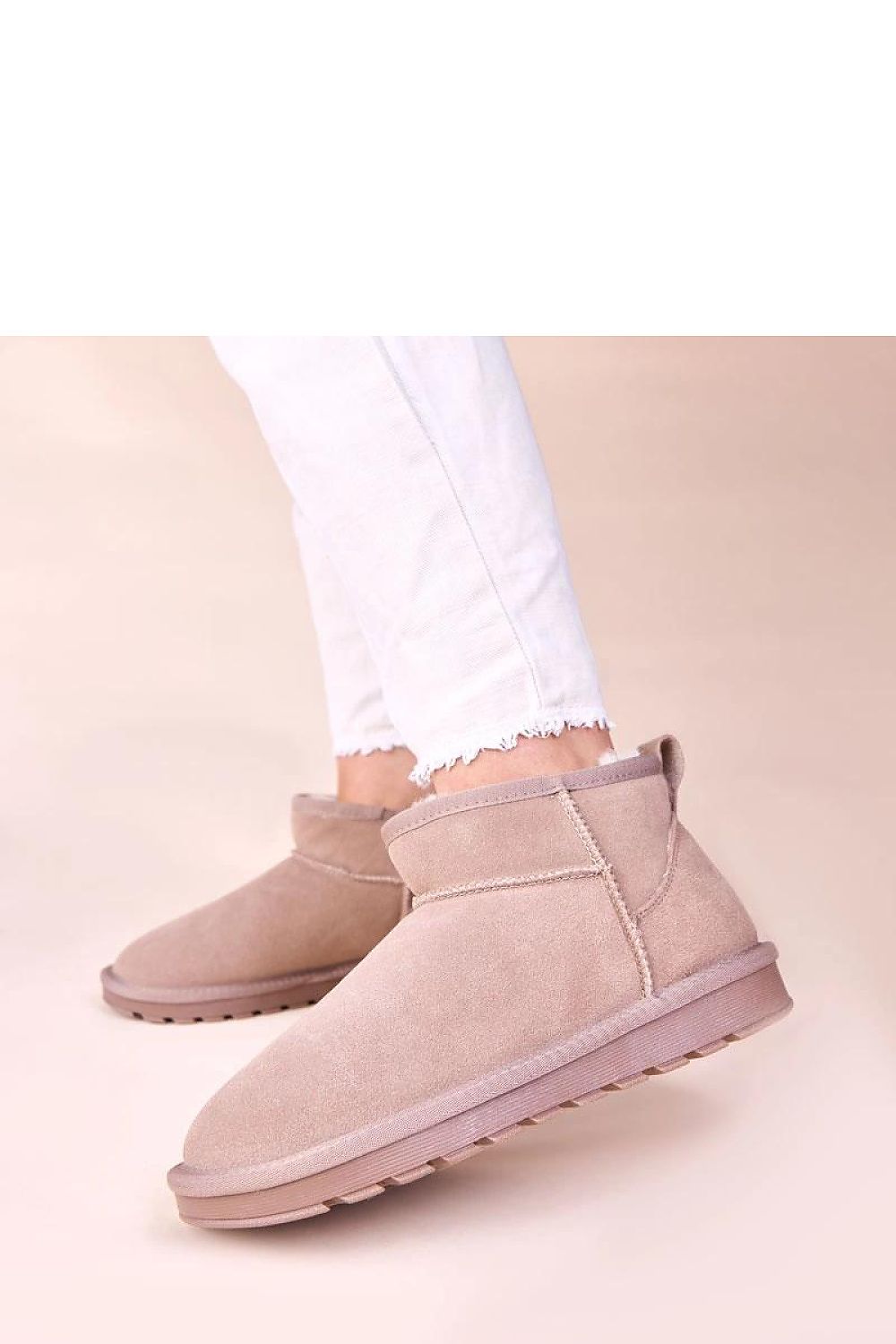 Gemre Matilda Women's Snow Boots in luxurious brown suede, featuring a fashionable design suitable for all winter outfits, by Solea.