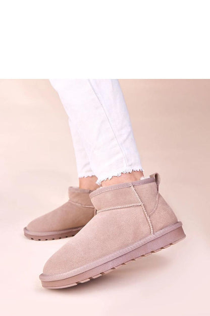 Gemre Matilda Women's Snow Boots in luxurious brown suede, featuring a fashionable design suitable for all winter outfits, by Solea.