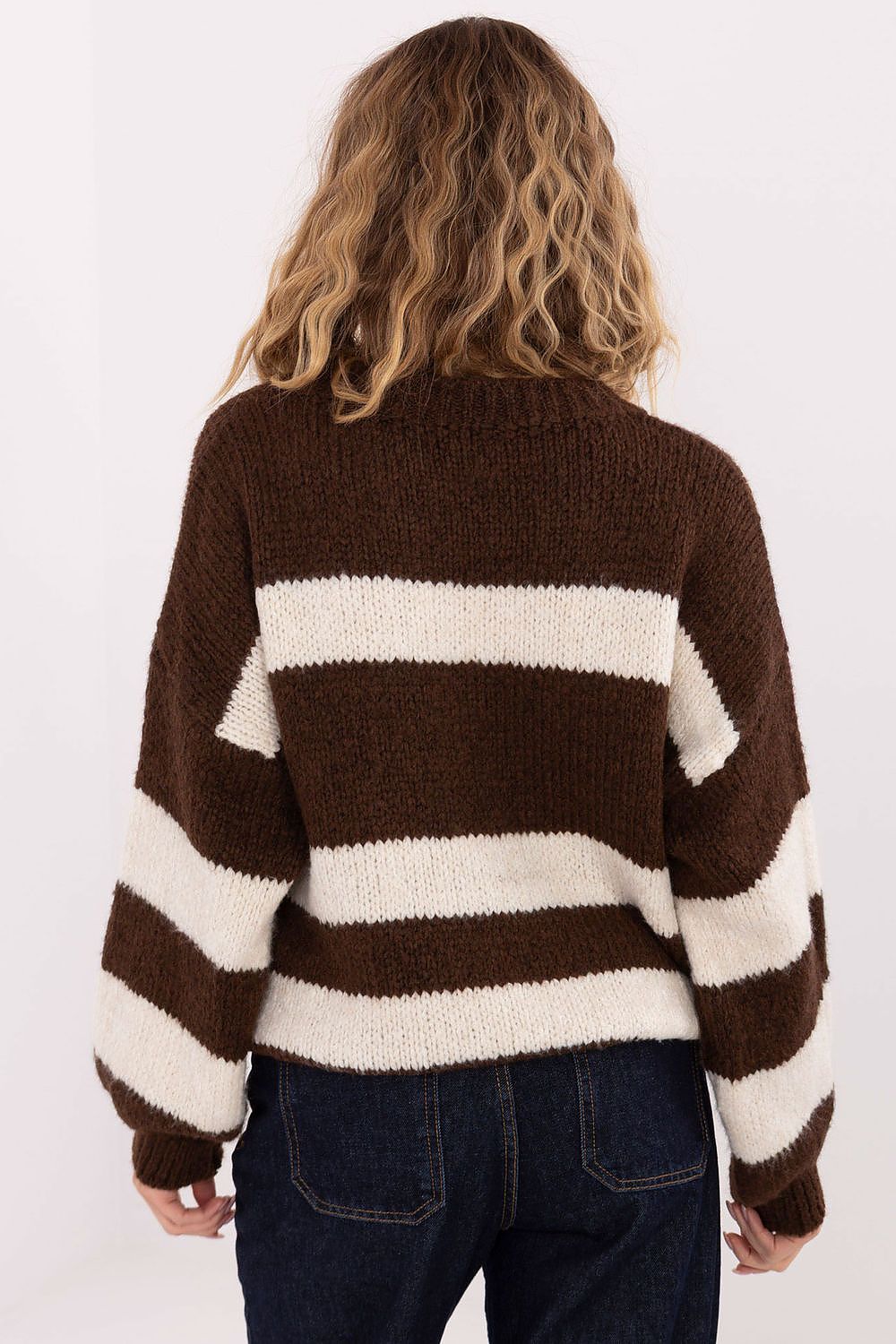 Close-up of the women's oversized striped sweater by Italy Moda, highlighting the soft texture and trendy logo design, ideal for modern casual outfits.