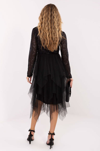 Sophisticated tulle skirt of the elegant knee-length flared dress by Italy Moda, designed for formal occasions, highlighted by its flowing silhouette.