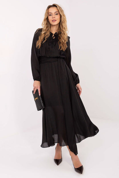 Elegant Rue Paris Maxi Daydress featuring a flared cut and chic tied neckline, perfect for any occasion from casual outings to formal events.