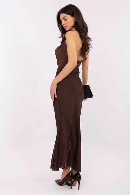 Elegant Mermaid-Cut Midi Skirt with Lace Insert by Rue Paris, showcasing a luxurious design perfect for sophisticated occasions.