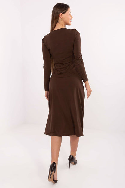 Full-length view of the Elegant Midi Dress by Italy Moda, ideal for fashion-forward women seeking a combination of comfort and sophistication.