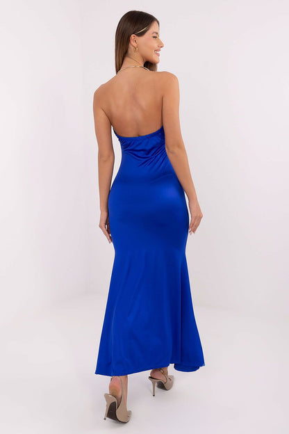 Italy Moda's elegant sleeveless maxi dress features a deep neck and modern fluidity, perfect for upscale occasions.