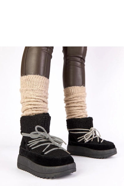 Solea Women's Black Lace-Up Snow Boots featuring luxurious fur lining, perfect for stylish winter adventures.