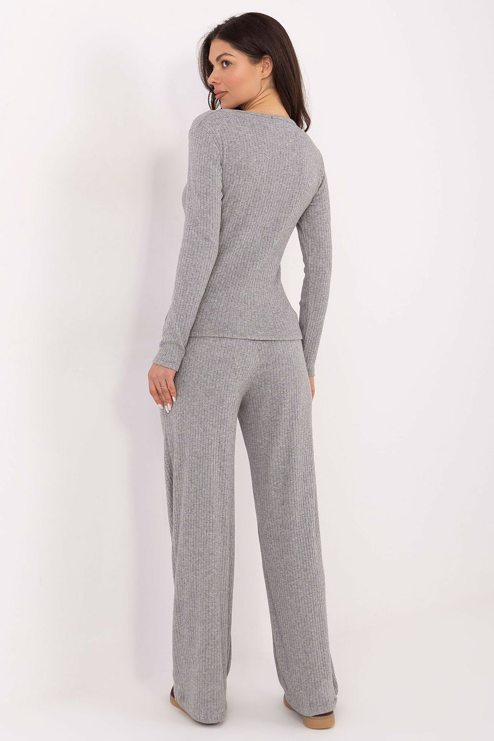 Timeless Luxury Women's High-Waist Knit Trousers by Factory Price, featuring a comfortable fit and stylish silhouette.