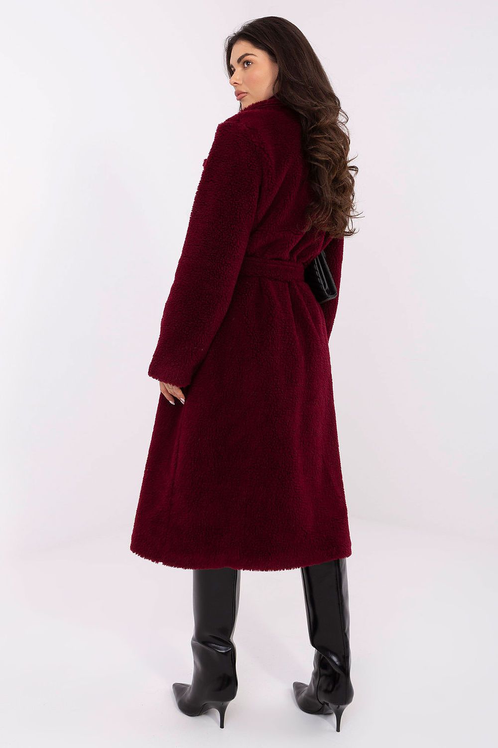 Elegant Women's Shearling Coat by Factory Price, designed for sophistication and everyday practicality, showcasing its stylish pockets and interior lining.