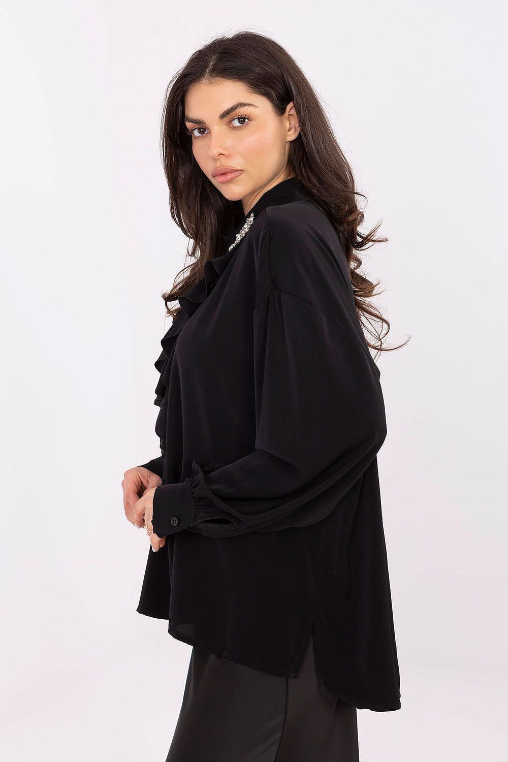 Elegant Long-Line Polyester Blouse with Puff Sleeves and Decorative Collar by Factory Price, showcasing a luxurious design of comfort and sophistication suitable for any occasion.