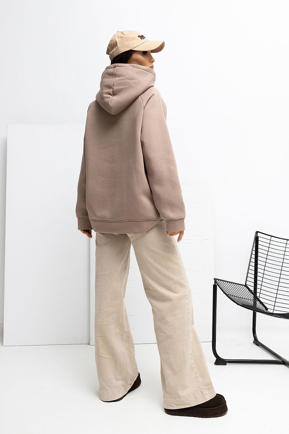 Versatile Rue Paris women's hoodie sweatshirt in size EU 0, designed for an effortless blend of style and comfort for any casual occasion.