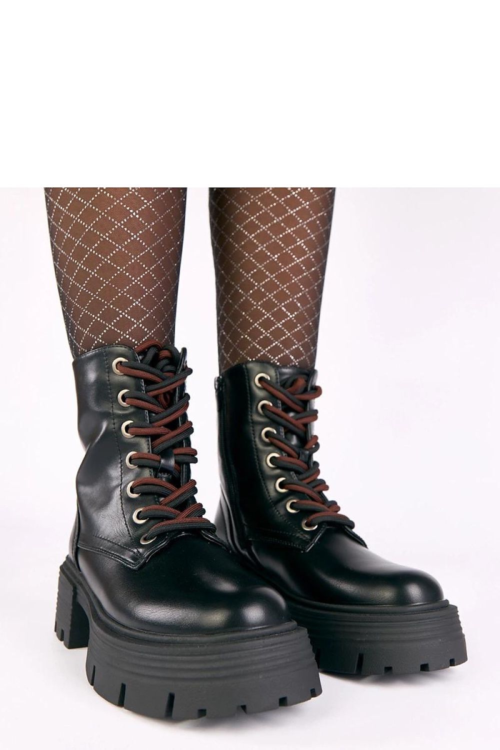 Fashionable Solea Platform Boots in various sizes EU 36-41, designed for comfort and style, ideal for elevating any casual outfit.