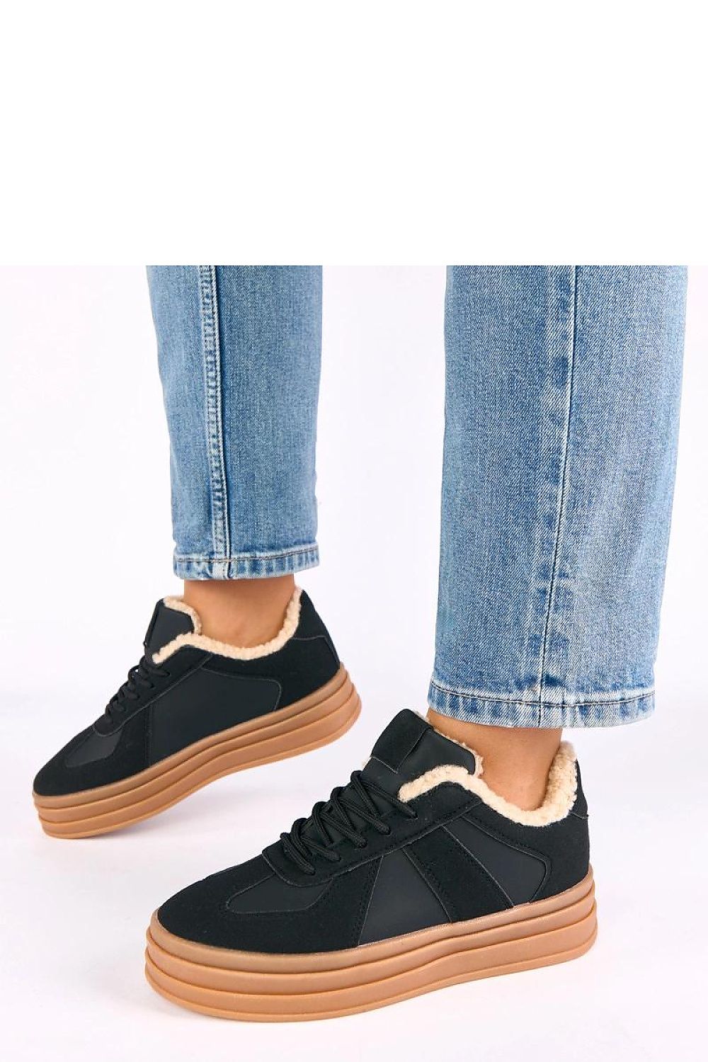 Solea Sport Shoes highlighting the plush fur lining and sustainable materials, perfect for fashionable comfort in any casual setting.