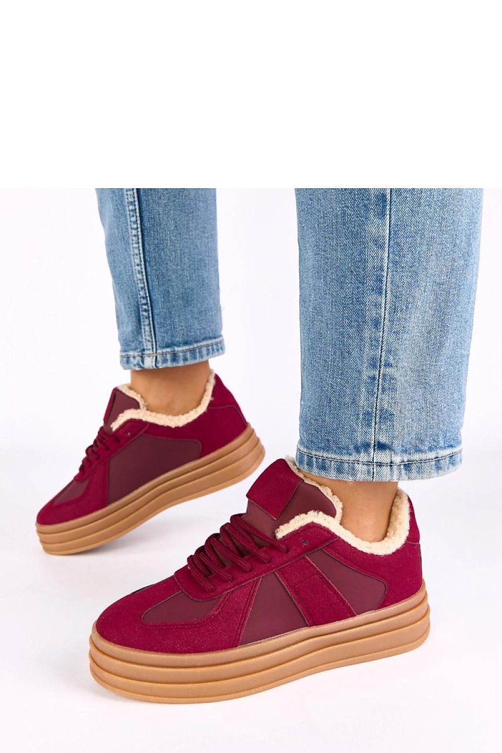 Luxury Solea Sport Shoes with plush fur lining, perfect for warm comfort on cool days.