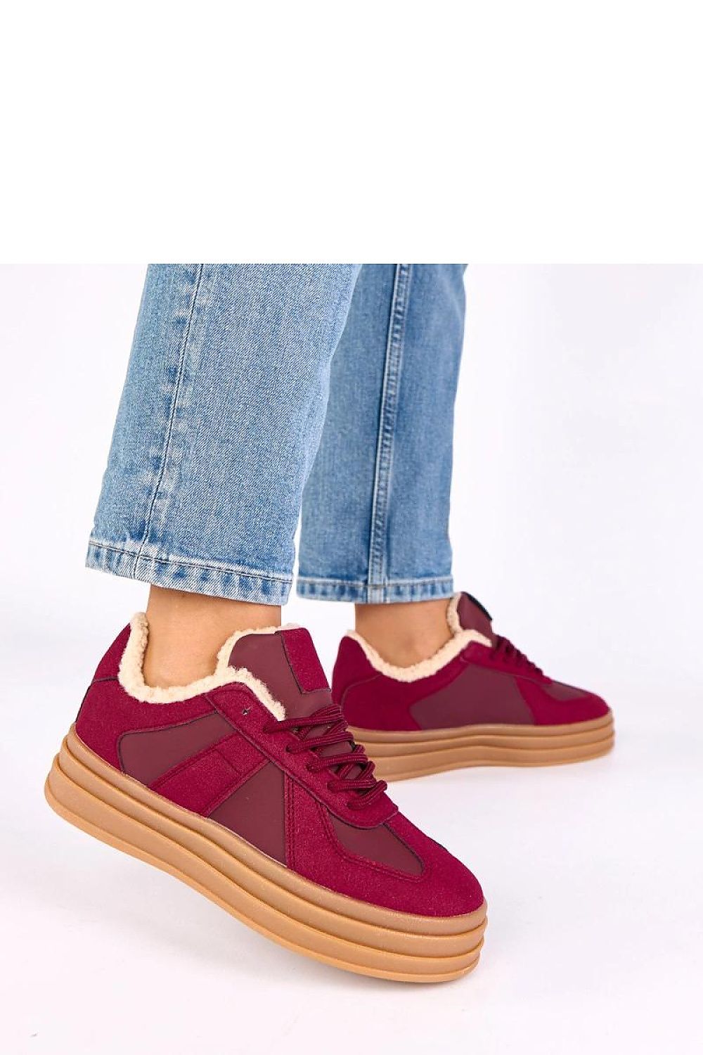 Solea Sport Shoes showcasing a refined round toe design, ideal for casual elegance and mobility.