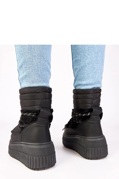 Close-up detail of Solea Luxury Laced Snow Boots with Fur, highlighting high-quality synthetic leather and plush lining for ultimate comfort.