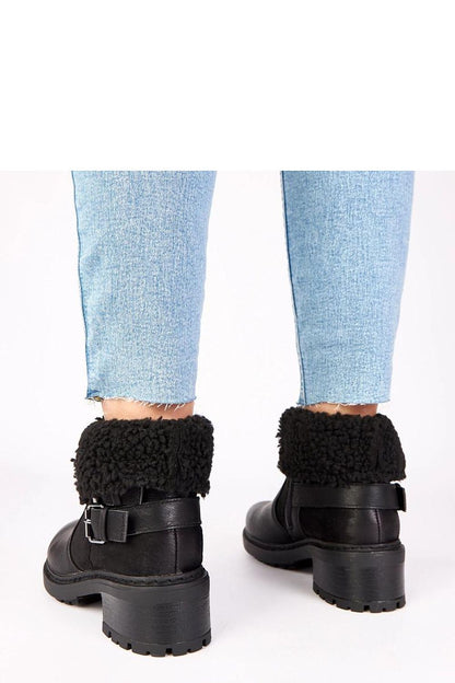 Chic Solea Ankle Boots, designed with a 5 cm block heel and soft fabric insole for ultimate comfort during colder seasons.