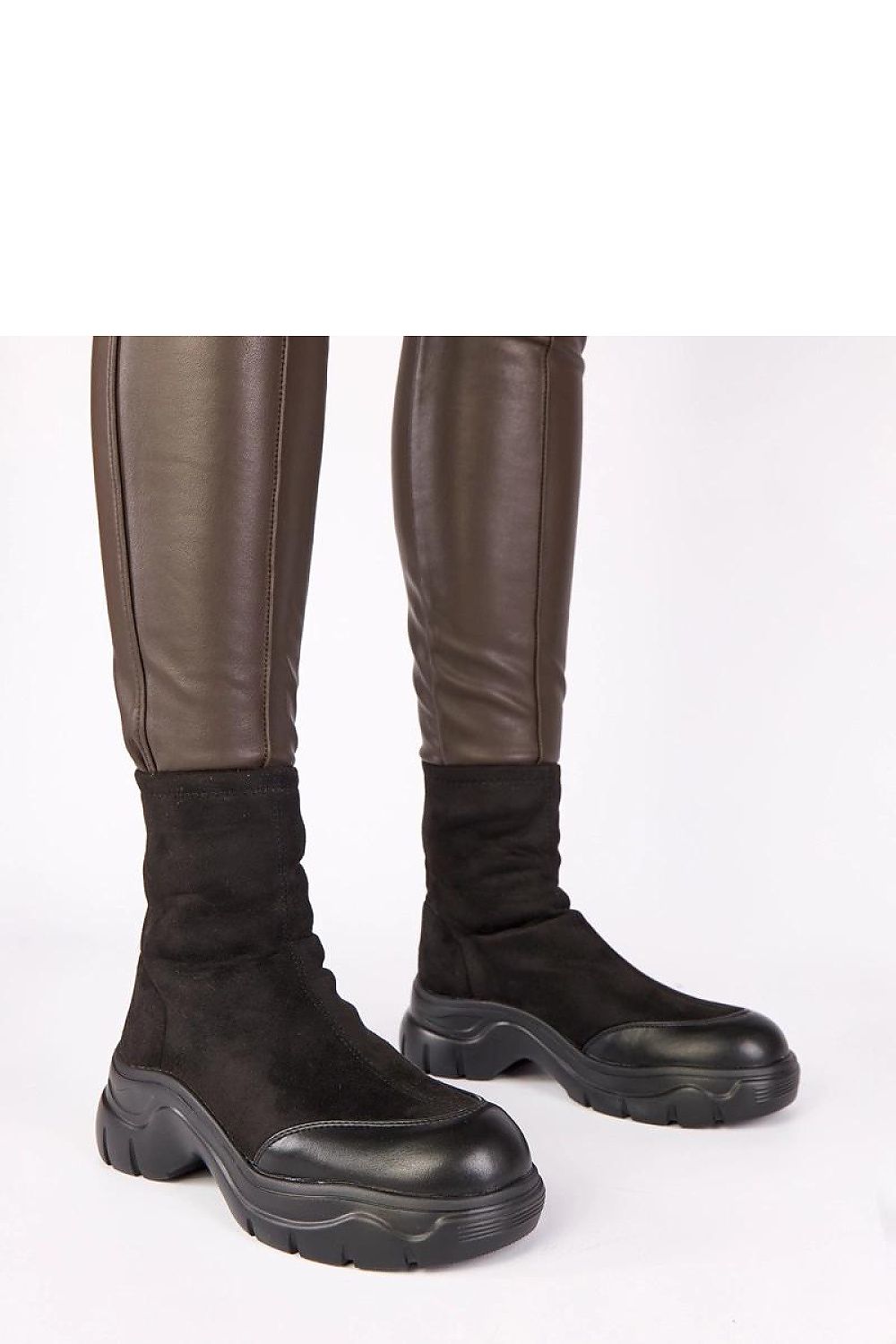 Solea Stylish Eco-Leather Boots in various sizes EU 36-41, embodying modern elegance and sustainable fashion.