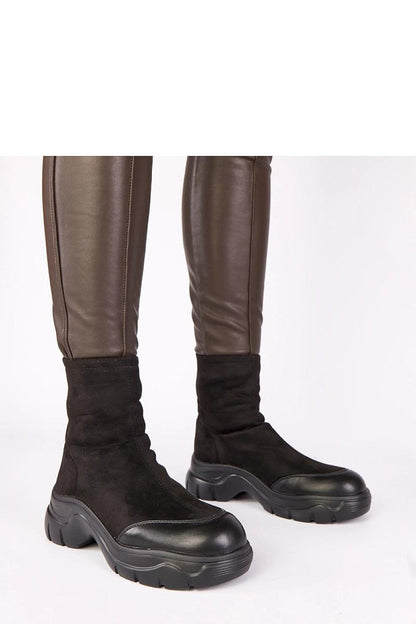 Solea Stylish Eco-Leather Boots in various sizes EU 36-41, embodying modern elegance and sustainable fashion.