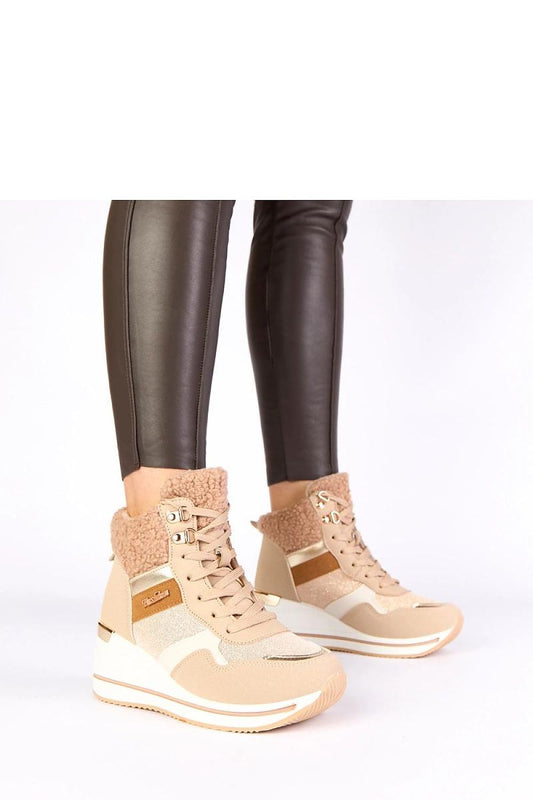 Solea Women's Sporty Snow Boots featuring a stylish 6 cm heel and luxurious fur lining, perfect for winter fashion.